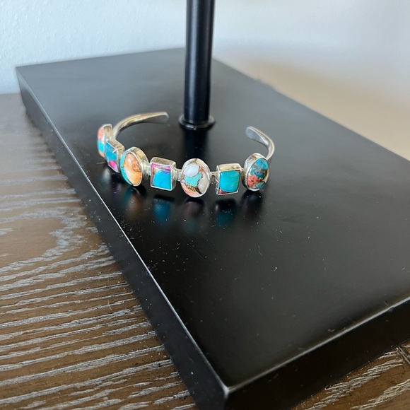 Navajo Turquoise Cuff Bracelet - Picture 2 of 8